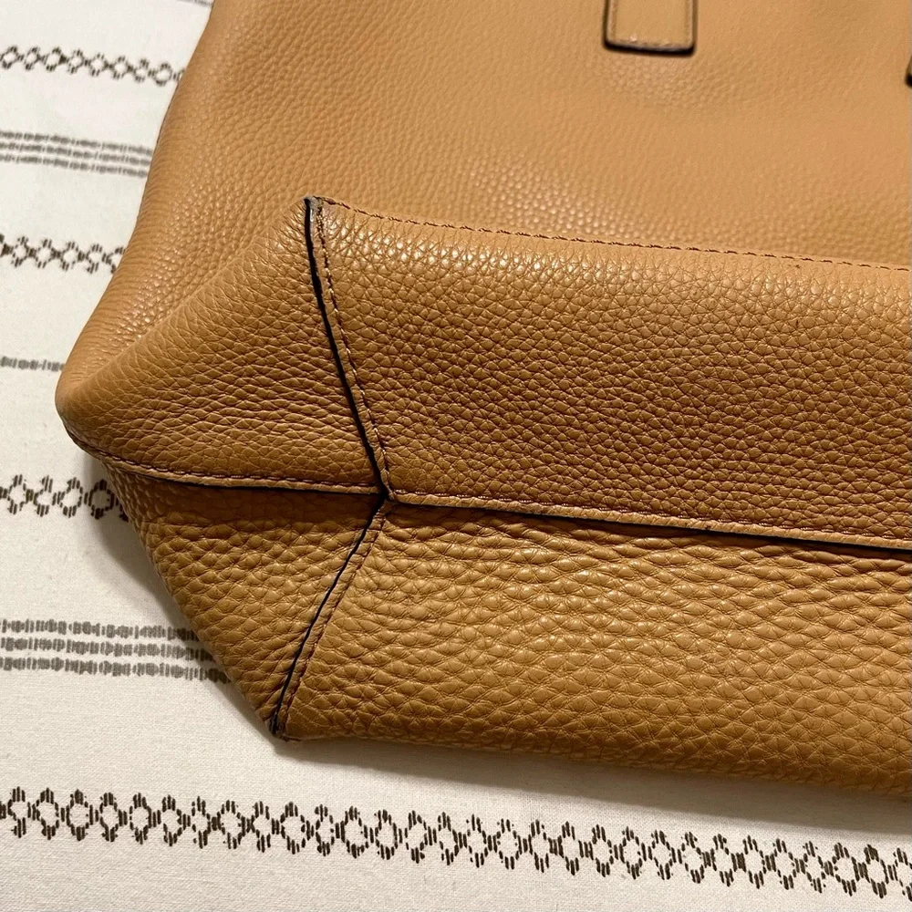 Authentic Michael Kors Men’s Mason Pebbled Leather Reversible Suede Tote Bag